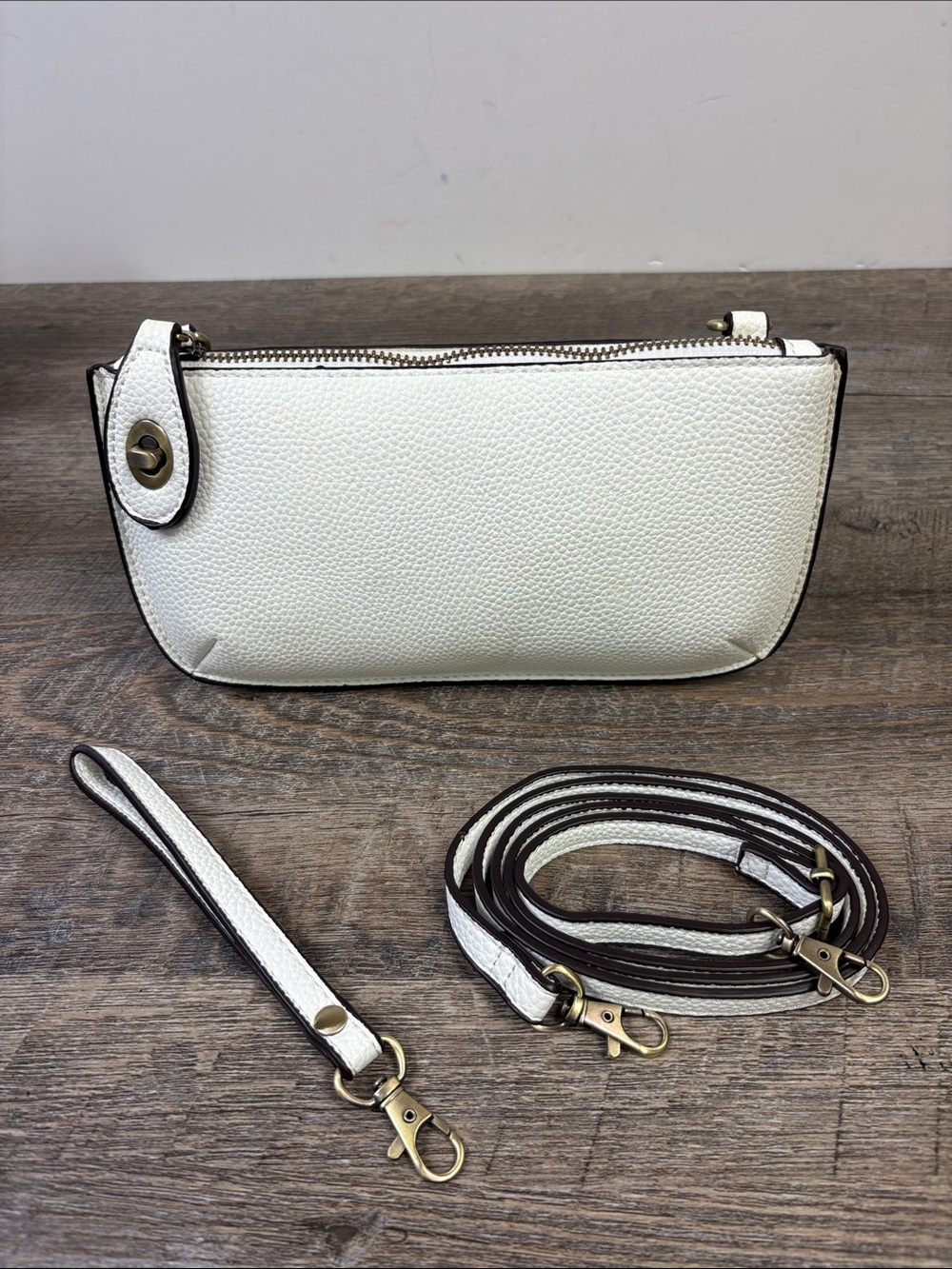 Joy Susan White Pebbled Convertible Crossbody Wristlet Clutch Like New